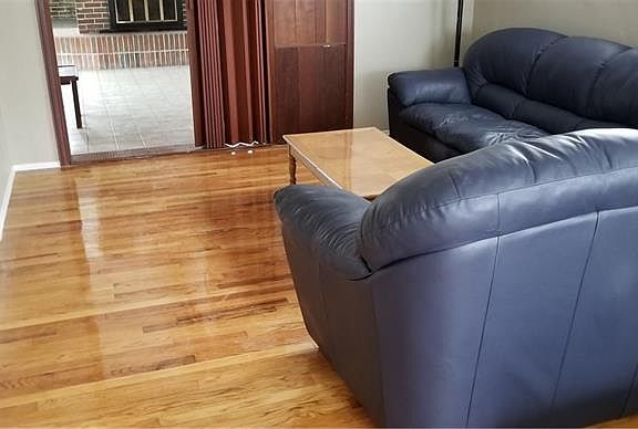 2nd image of 3739 Evergreen Dr