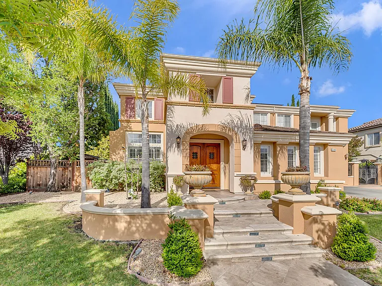 2144 Terrena Valley Dr — Photo 1