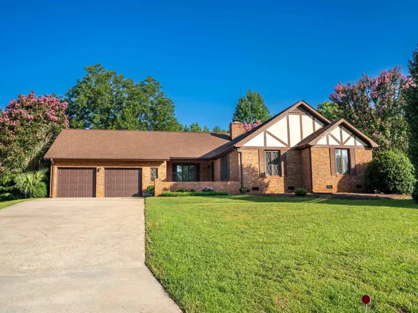 32 Nichols Dr, Inman, SC 29349