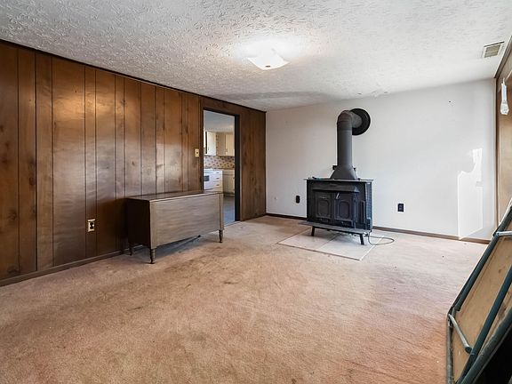 2nd image of 85 Walnut St