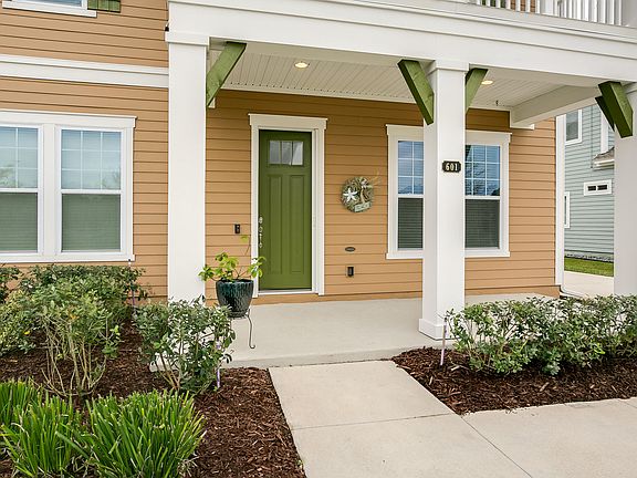 3rd image of 601 Park Lake Dr
