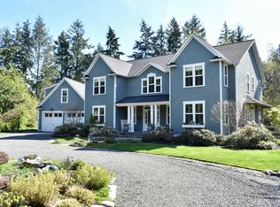 4952 Rose Ave NE, Bainbridge Island, WA 98110
