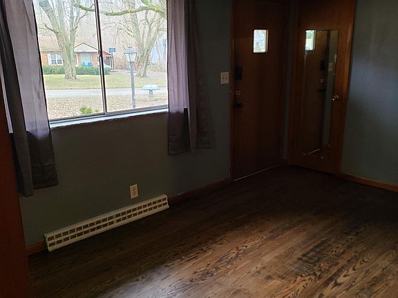 4th image of 1545 N Furman Ave