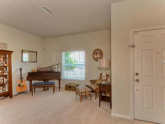 4th image of 2726 Winglewood Cir