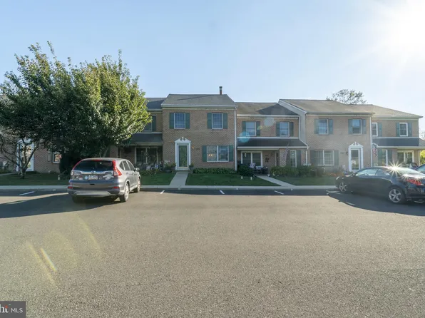 1126 Valley Stream Dr, Perkiomenville, PA 18074