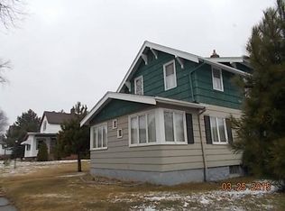 302 8th St SW, Chisholm, MN 55719