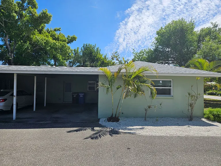105 Base Ave E — Photo 30