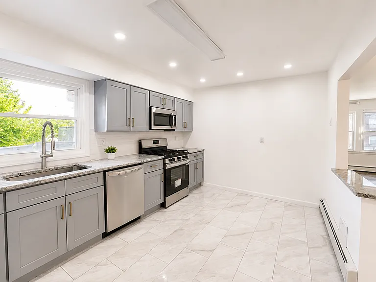 169 W 51st St #2 — Photo 5