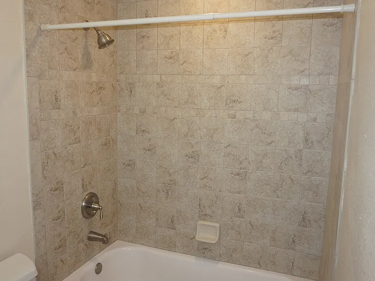 213 Foxwood Dr — Photo 10