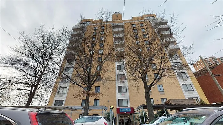 Sold by Momentum Real Estate LLC | media 1