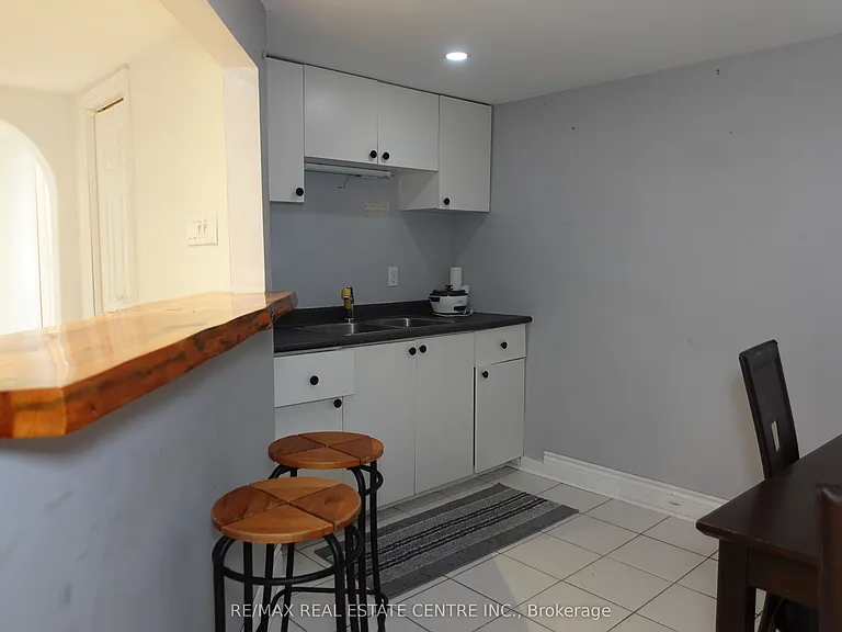 21 Maitland Dr — Photo 29