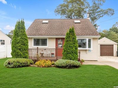120 Trouville Road, Copiague, NY, 11726