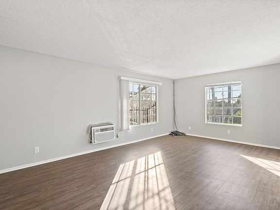 4th image of 1515 N Dresser St APT 5