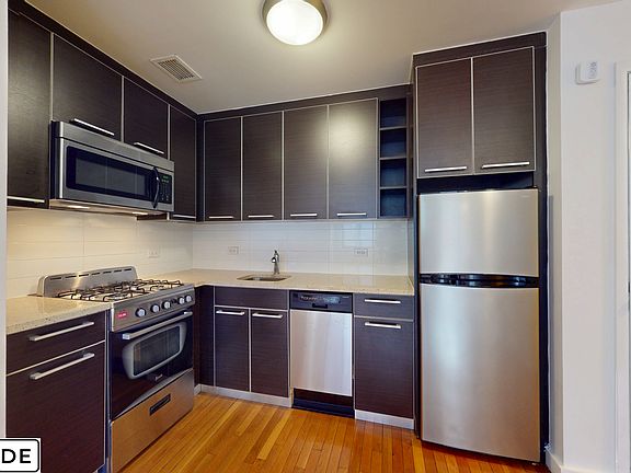3rd image of 1465 5th Ave APT 4G