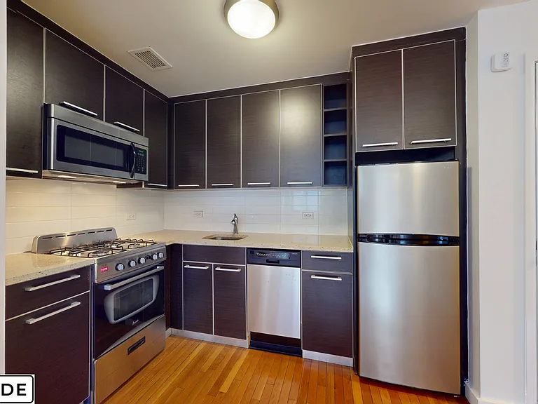 1465 5th Ave #4G — Photo 3