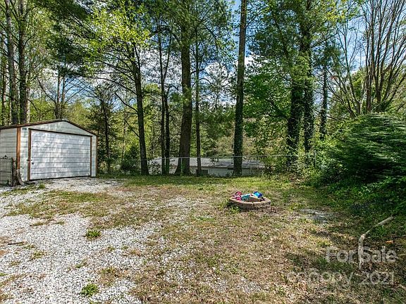 4th image of 213 Piney Ridge Dr