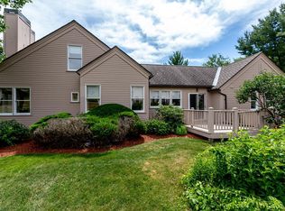 12 Cherry Hollow Rd, Nashua, NH 03062