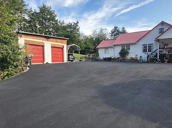 1325 Smithwood Rd, Sevierville, TN 37862