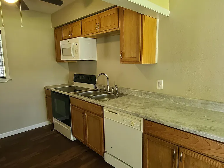 921 S Palmetto Ave — Photo 9