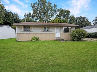 556 Trombley Dr, Troy, MI 48083