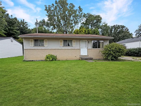 556 Trombley Dr, Troy, MI 48083