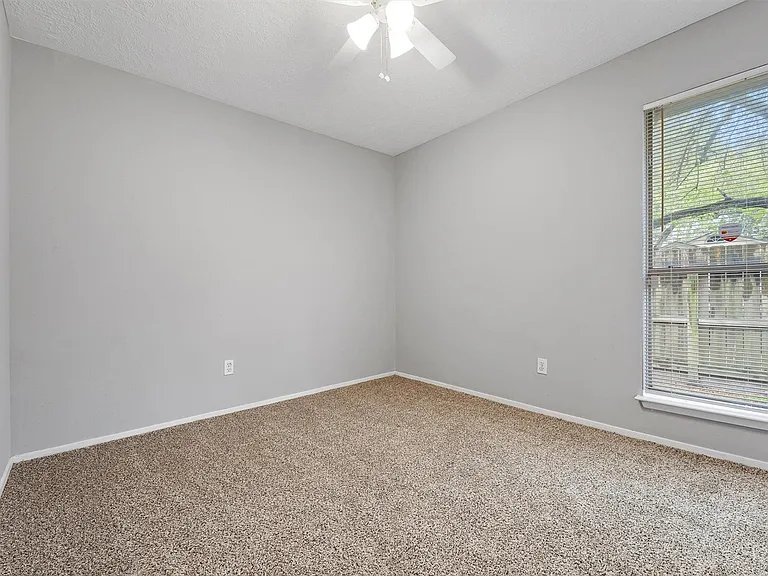 22101 Moss Falls Ln — Photo 15