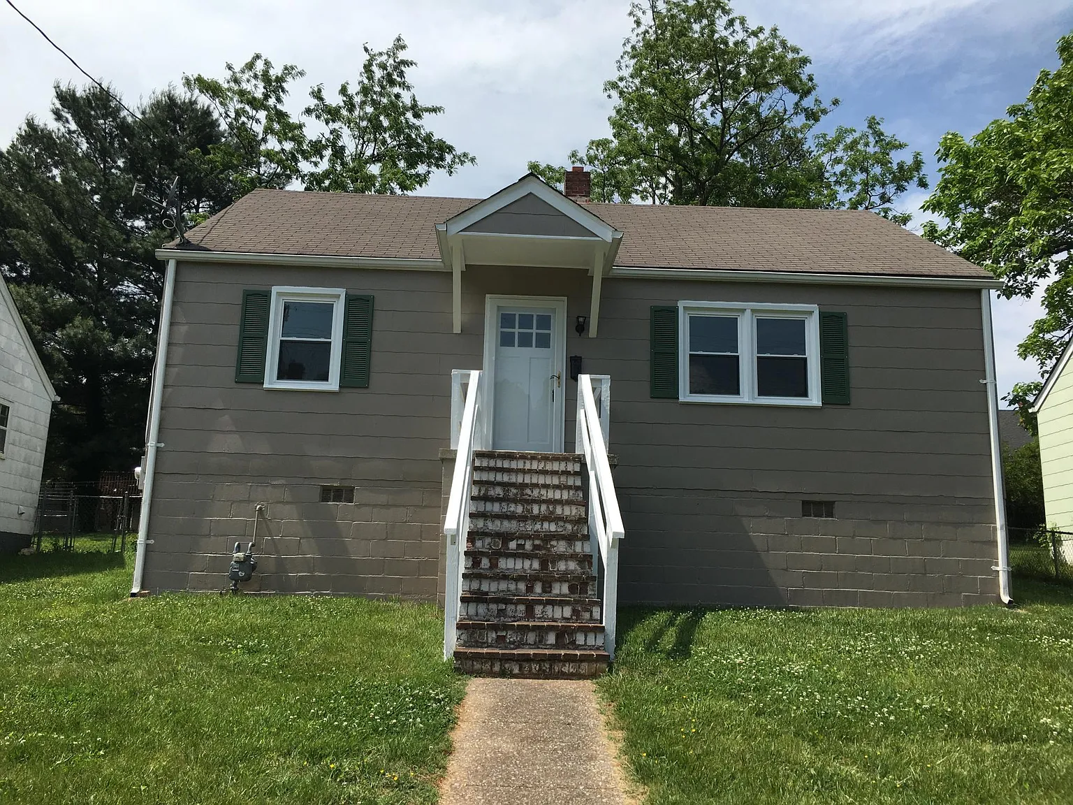 2 bed, 1001 sqft, $1,050 — Photo 1