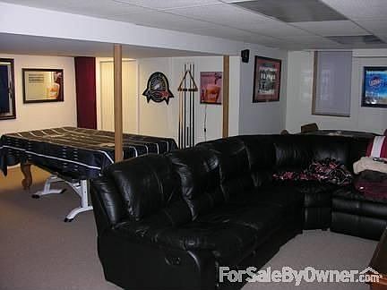 4th image of 372 Oakbrook Ct