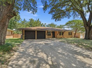 1303 Lafayette Dr, Denison, TX 75020