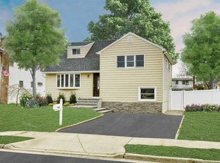 70 Main Pkwy E, Plainview, NY 11803