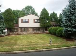 8 Redwood Dr, Richboro, PA 18954