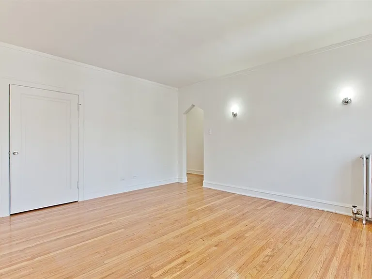 11932 S Stewart Ave — Photo 14