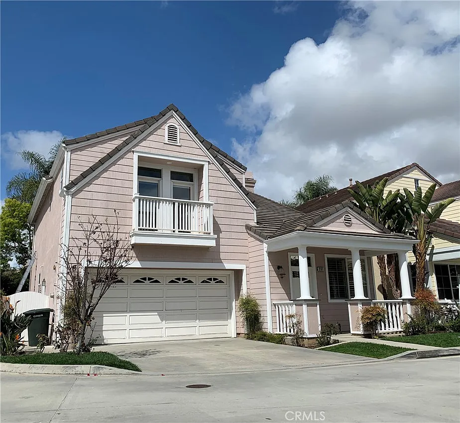 4 bed, 2108 sqft, $6,100 — Photo 1