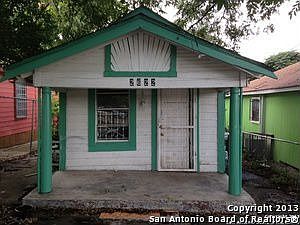 1st image of 2622 El Paso St