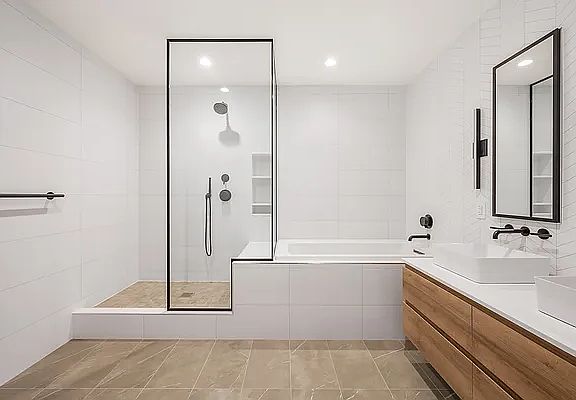 5th image of 1080 Lorimer St #2E