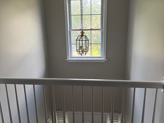 4th image of 271 Warbler Rd