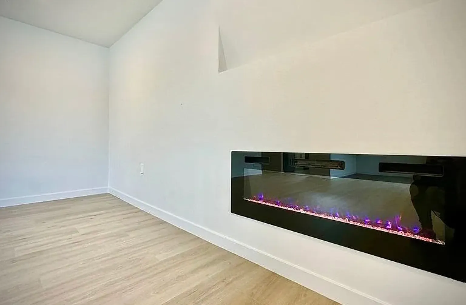 2 bed, 950 sqft, $2,100 — Photo 3