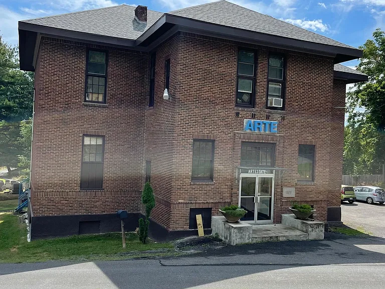 101 Paul Ave — Photo 1