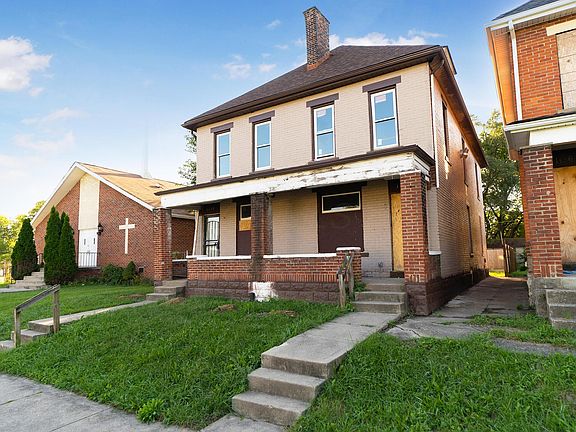 3rd image of 1155 Saint Clair Ave