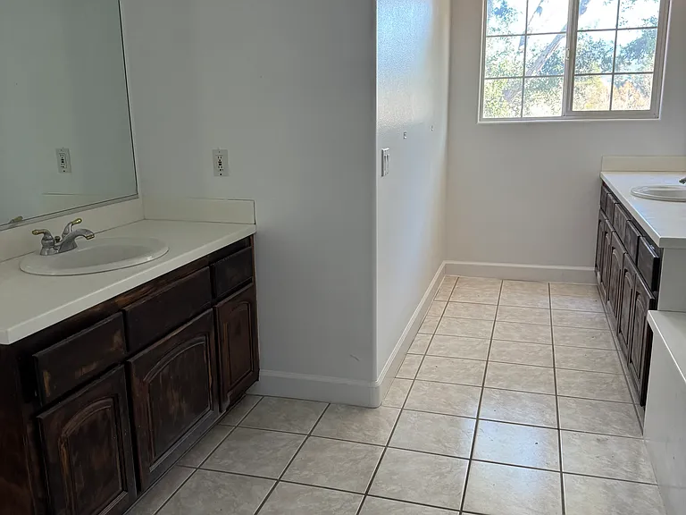 1915 Old Mission Dr — Photo 10