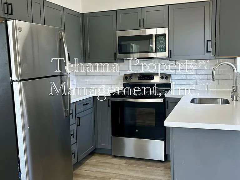 655 David Ave — Photo 2