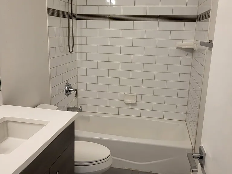 6512 48th Ave NE — Photo 3