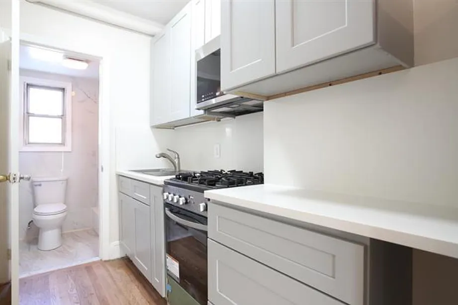 302 Park Ave #3