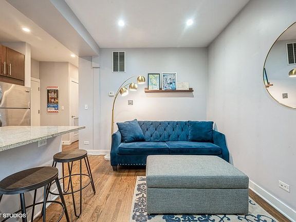 5th image of 3401 N Greenview Ave APT 1N