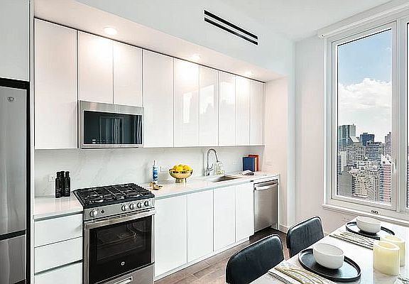 2nd image of 232 E 54th St #4DF