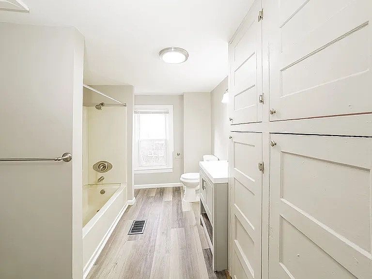 1st image of 235 Bruce St #1