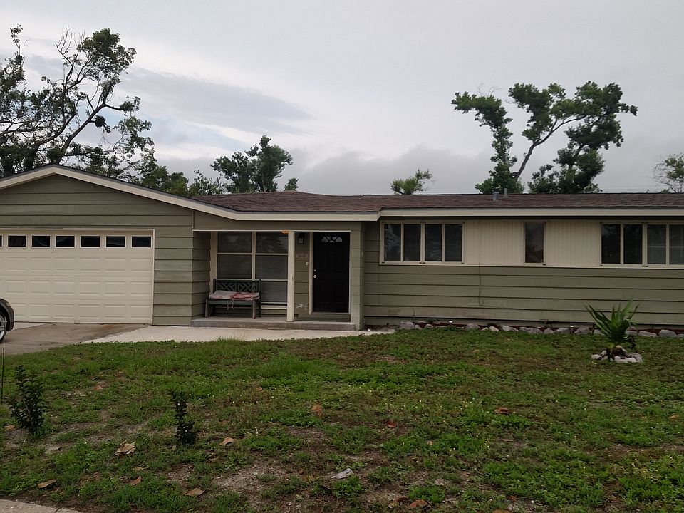  Cul-de-sac in town location