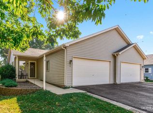 43 S Juniper Dr, North Aurora, IL 60542