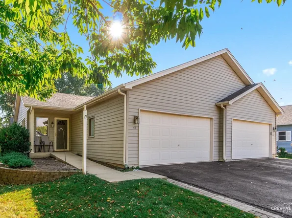 43 S Juniper Dr, North Aurora, IL 60542