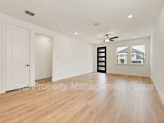 4th image of 1149 Beautyberry Ln